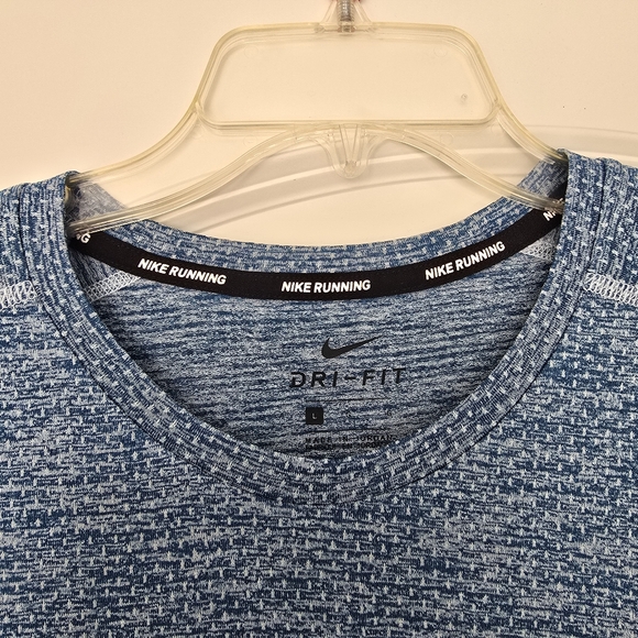 Nike Dri Fit T-Shirt - Picture 2 of 6